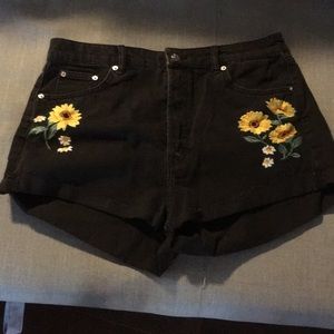 H&M brand new black jean shorts